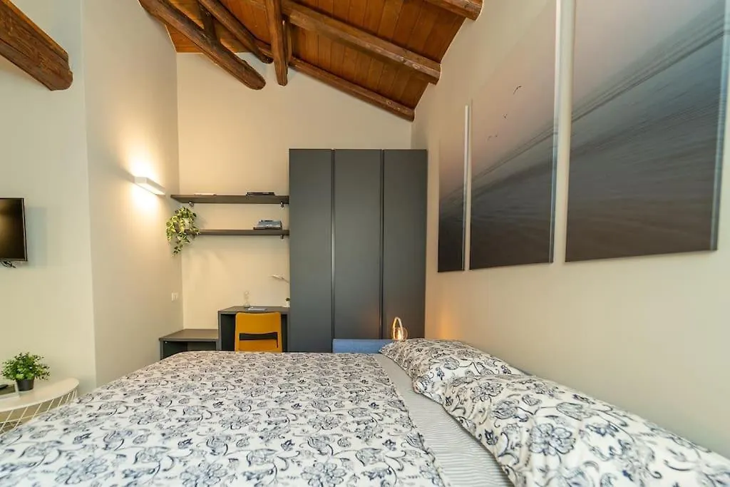 Moderno Appartamento A 200 Metri Dal Duomo كومو إيطاليا