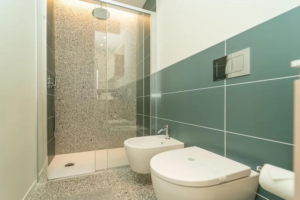 شقة Moderno Appartamento A 200 Metri Dal Duomo كومو