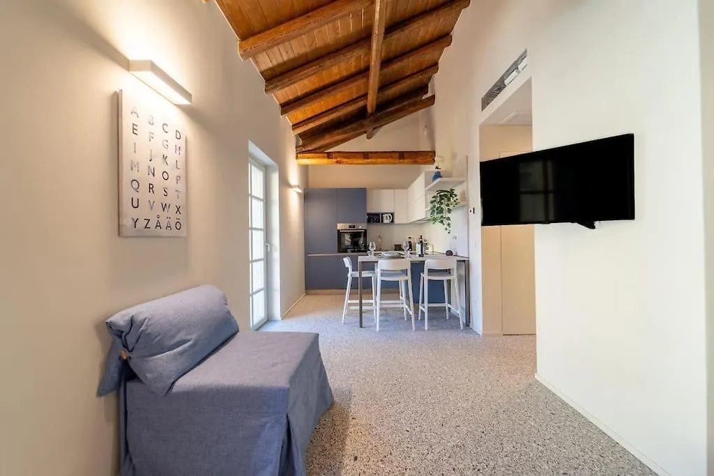 Moderno Appartamento A 200 Metri Dal Duomo كومو 0*,  إيطاليا