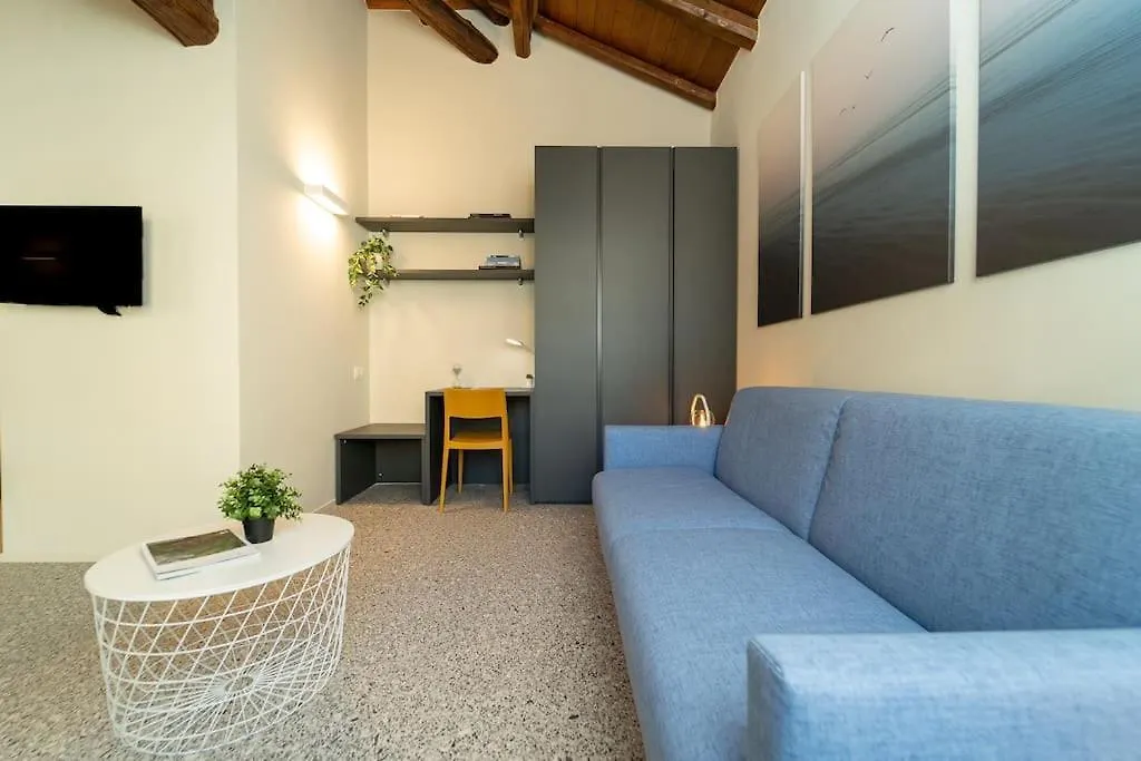 Moderno Appartamento A 200 Metri Dal Duomo كومو 0*,  إيطاليا